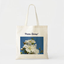 ¡Primavera feliz! Flores de cerezo del cielo azul 