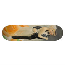 Primero del pastel de bodas de novia y del novio tablas de skate