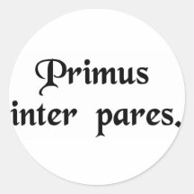 Primero entre iguales etiqueta