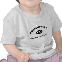 Propiedad de un EJECUTIVO DE MARKETING Camiseta