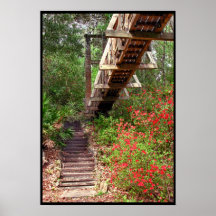 Puente colgante en un barranco posters