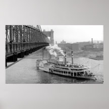 Puente colgante y barco de vapor de Cincinnati BW  Posters