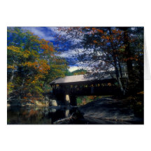 Puente cubierto Maine del río de domingo Tarjeton