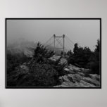 Puente de niebla en el poster de abuelo de la mont