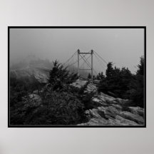 Puente de niebla en el poster de abuelo de la mont