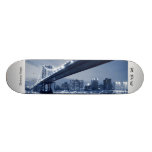 Puente y horizonte de Manhattan en la noche, NYC Patin Personalizado