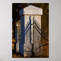 Puerta abandonada del hierro labrado poster