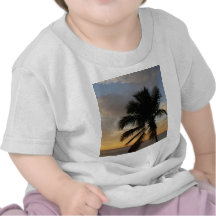 Puesta del sol de la palma camiseta