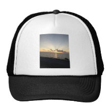 Puesta del sol en la oscuridad gorros bordados