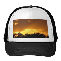 Puesta del sol fantástica gorras