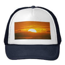 Puesta del sol hermosa: Moorea, paso externo del f Gorras