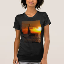 Puesta del sol que navega el Golfo de México Camiseta