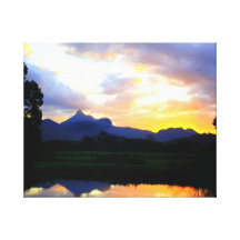 Puesta del sol sobre Wollumbin Lona Envuelta Para Galerias