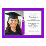 Púrpura y blanco de la invitación de la graduación