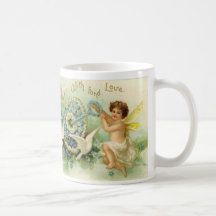 Querube y taza preciosas de las palomas