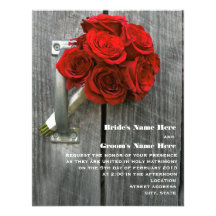 Ramo del rosa rojo y boda de Barnwood Invitaciones Personalizada