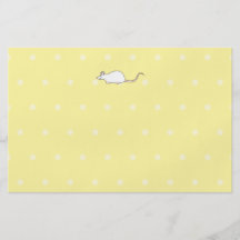 Ratón del blanco del mascota. Fondo amarillo del l Flyer Personalizado