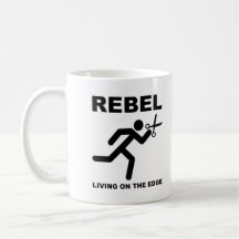Rebelde en la taza divertida del borde