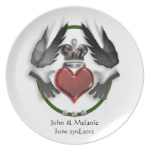 recuerdo del boda del corazón del claddagh platos