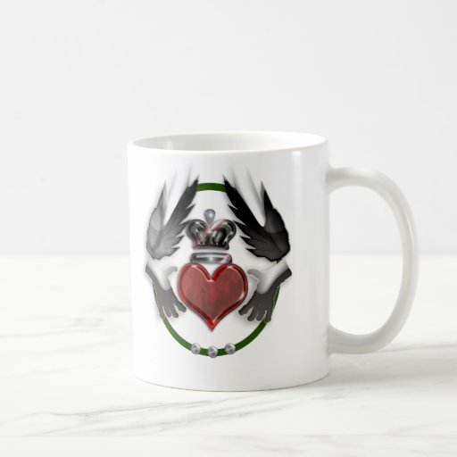 recuerdo del boda del corazón del claddagh tazas de café