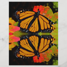 Reflexión de la mariposa de monarca tarjeta publicitaria