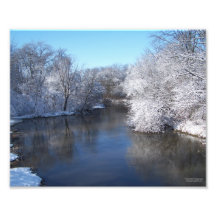 Reflexiones de la nieve en el río arte fotográfico