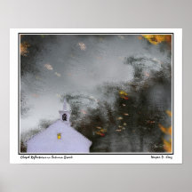 Reflexiones de una capilla en luz del otoño poster