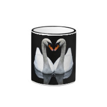 Reflexiones del amor, forma del corazón, cisnes bl taza de café