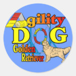 Regalos de la agilidad del golden retriever etiqueta redonda