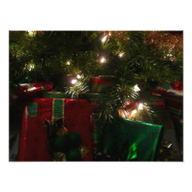 Regalos debajo de la impresión de la foto del día 
