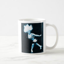 Reina retra del Rollerskating de las mujeres del v Tazas De Café