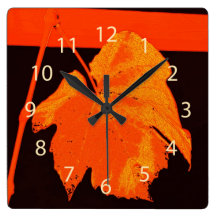 Reloj brillante de la hoja de la uva de vino rojo