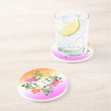 Remolinos florales de la guirnalda del hibisco col posavasos cerveza
