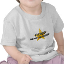 Reportero orgulloso de las noticias camisetas