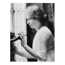 Retrato de las plantas de riego de Helen Keller Tarjeta Postal