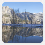 Río de Merced, Yosemite, montañas Etiqueta