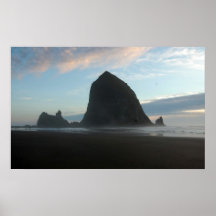 Roca de Haystock en niebla Posters