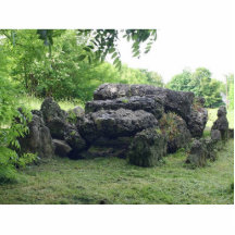 Rocas en campo verde escultura fotografica