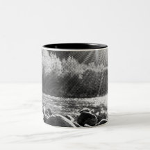 Rocas y agua taza de café