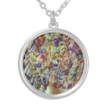 Ropa mexicana coloreada amarillo collares