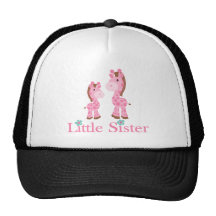 Rosa de la pequeña hermana y jirafas de Brown Gorras