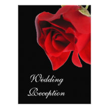 Rosa rojo de la recepción nupcial en la invitación