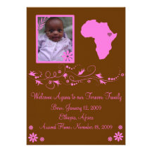 Rosa/tarjeta etíope de la invitación de la adopció