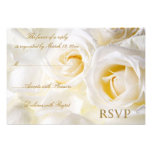 Rosas blancos que casan RSVP Comunicado Personalizado