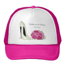 Rosas del ramo y regalos del estilete del boda gorra