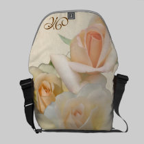 Rosas y la bolsa de mensajero del monograma bolsas messenger