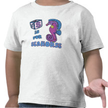 S está para la camiseta del niño del Seahorse