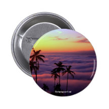 Salida del sol sobre las nubes pin