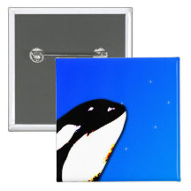 Saltos del espía de la orca de la orca en un cielo pins