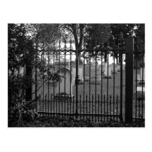 ¡Saludos del cementerio! - Postal #1